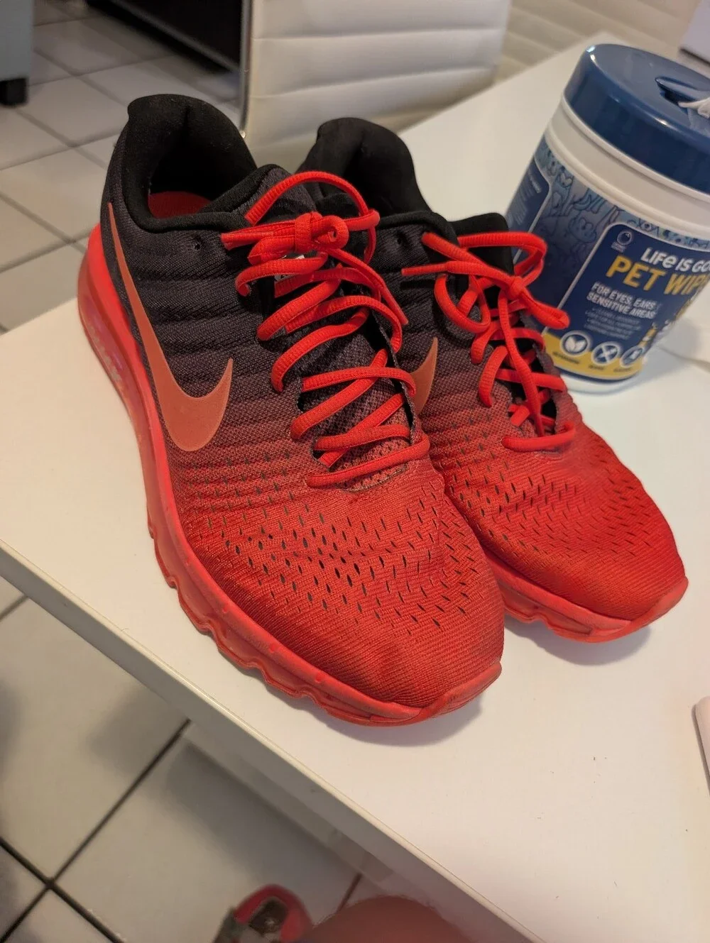 Nike Air Max 2017 849559-600 Bright Red and Black Gradient Running Sneakers